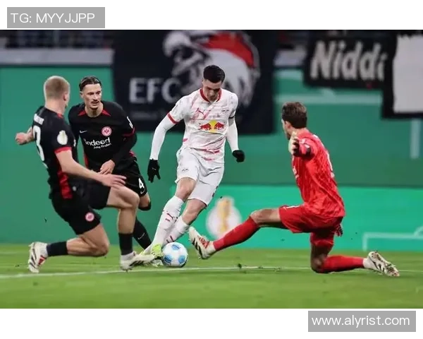 中超精彩对决拜仁大胜莱比锡乌龙球成比赛转折点战术解析 中超精彩对决拜仁大胜莱比锡乌龙球成比赛转折点战术解析