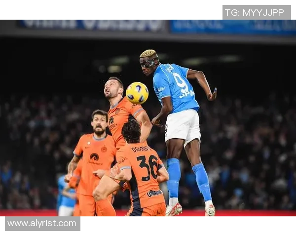 曼联与那不勒斯友谊赛战术解析:1-1平局背后的逆转精彩瞬间 曼联与那不勒斯友谊赛战术解析:1-1平局背后的逆转精彩瞬间