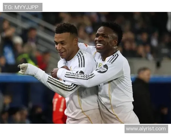 意甲精彩对决国米狂胜皇马四球横扫引发全场欢呼 意甲精彩对决国米狂胜皇马四球横扫引发全场欢呼