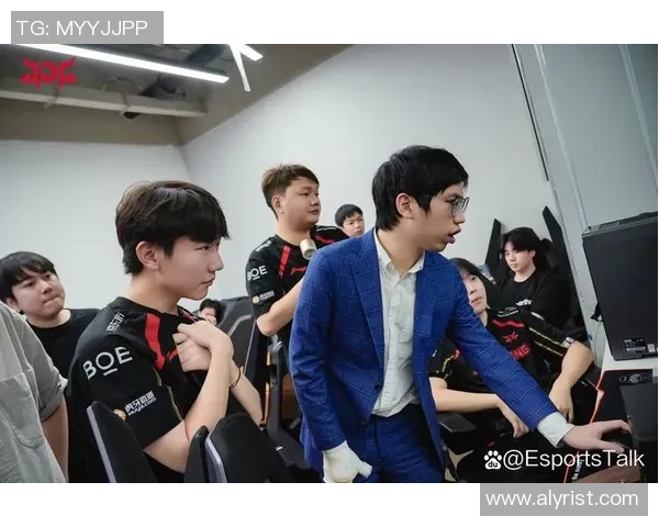 赛后分析:LNG与JDG对决中的战术布局与执行细节探讨 赛后分析:LNG与JDG对决中的战术布局与执行细节探讨