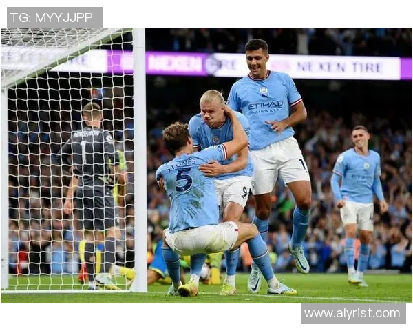 英超精彩对决那不勒斯大胜曼联帽子戏法点燃全场激情